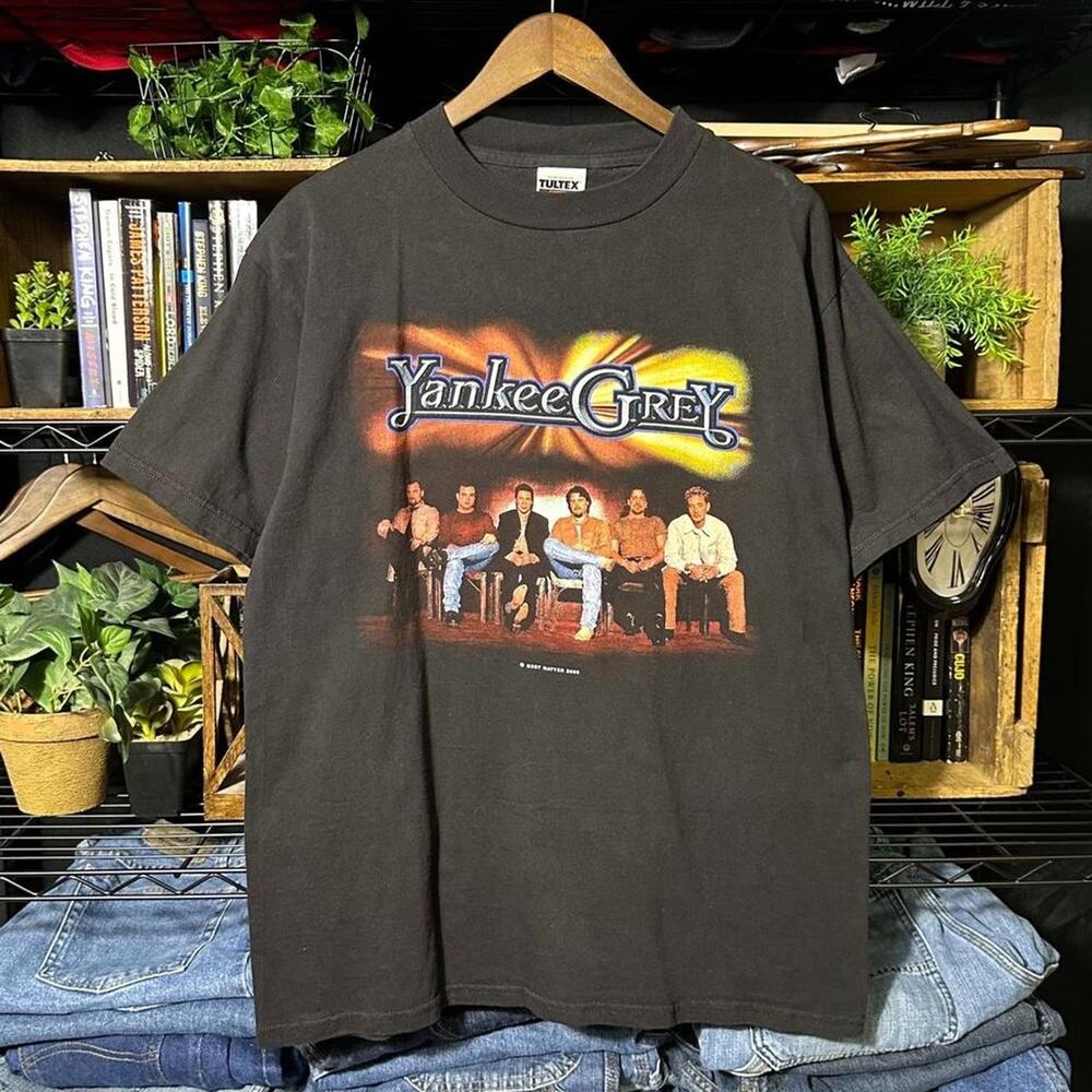 Vintage 2000s Yankee Grey Concert Shirt Black Red Blue Country Music Tee Large